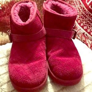 Pink Uggs Size 7 🔥Make an offer🔥